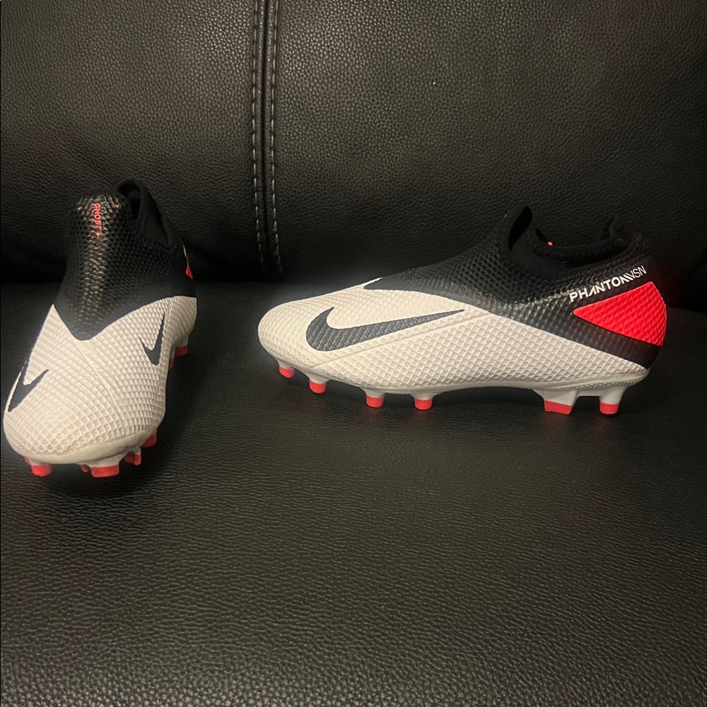 Nike PHANTON GT Elite Soccer ⚽️ Cleats Black White Red “YOUTH”